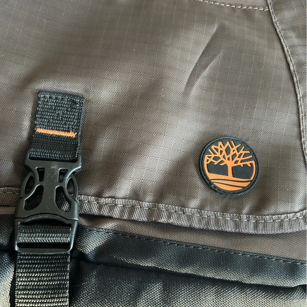 TIMBERLAND Messenger Bag Satchel Laptop Travel bag. Brown/Black. 16”x 13”approx.